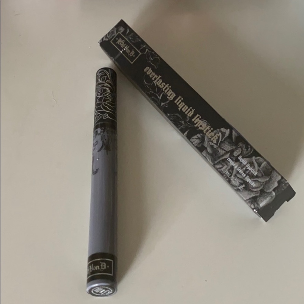 Kat Von D: Everlasting liquid lipstick (Dagger)